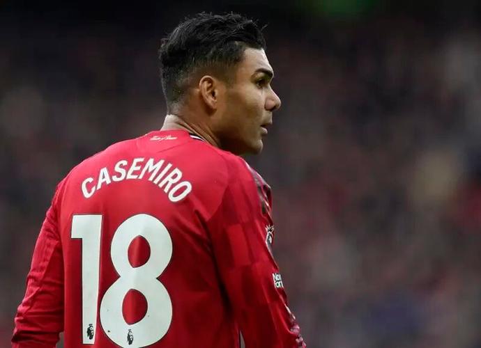 英媒：尽管卡塞米罗很出色，但引进年轻中场代替他才是球队的未来