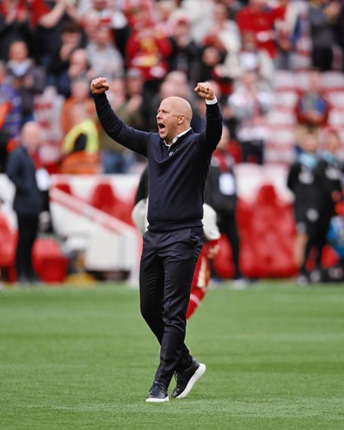 塔帅表示上半场我们的表现优于对手,并且创造了比赛中最好的两次机会_英超直播