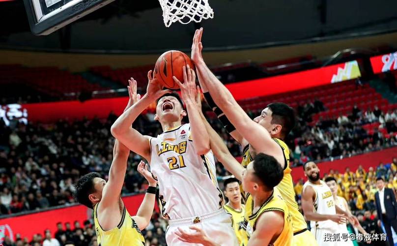 媒体人：广厦男篮补强内线在自由市场上签回了旧将苏若禹