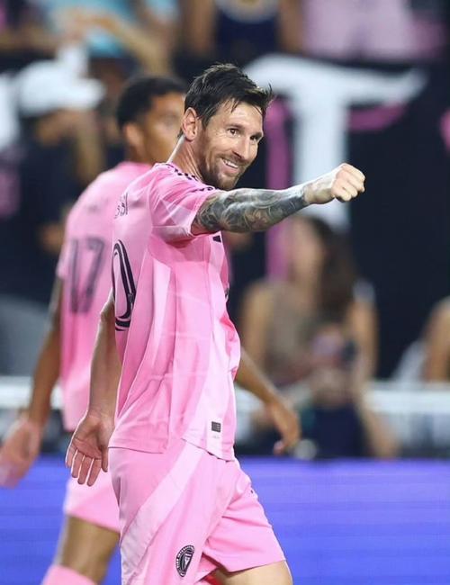 梅西+埃及梅西英媒：迈阿密愿报价萨拉赫但需空出指定球员名额