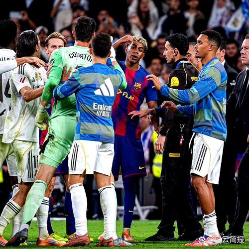 BBC评足坛十大炫技狂魔：小罗领衔，内马尔、奥科查、乔科尔在列