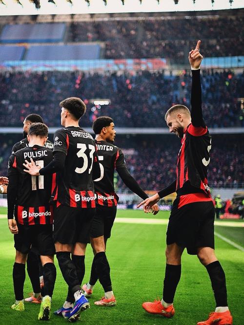 隆戈：切尔西有意AC米兰后卫帕夫洛维奇，米兰正推动与他续约