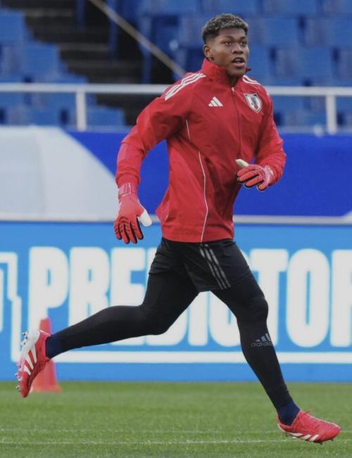 帕尔马官推称赞铃木彩艳：你带来的安全感，就像在自己家吃饭一样